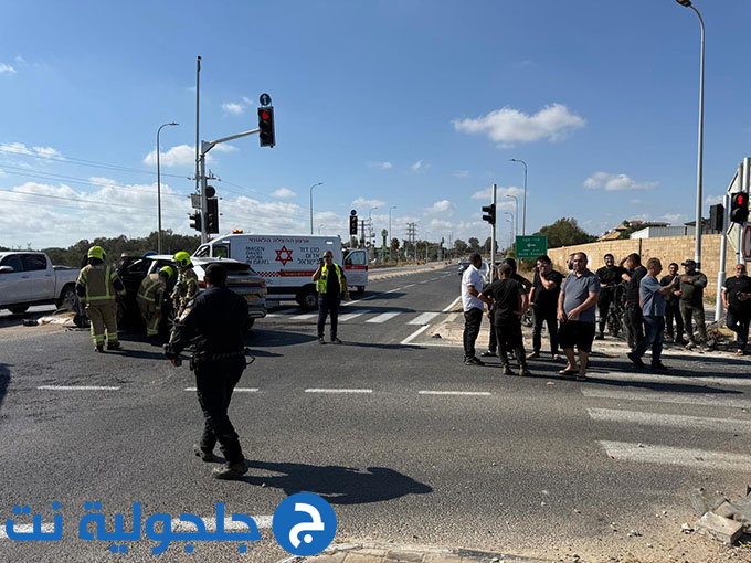 5 اصابات احداهما خطيرة بحادث طرق على شارع 444 - مفرق جلجولية 